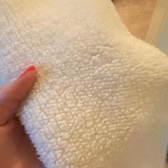 Cropped Teddy Hoodie - Picture 3 of 5